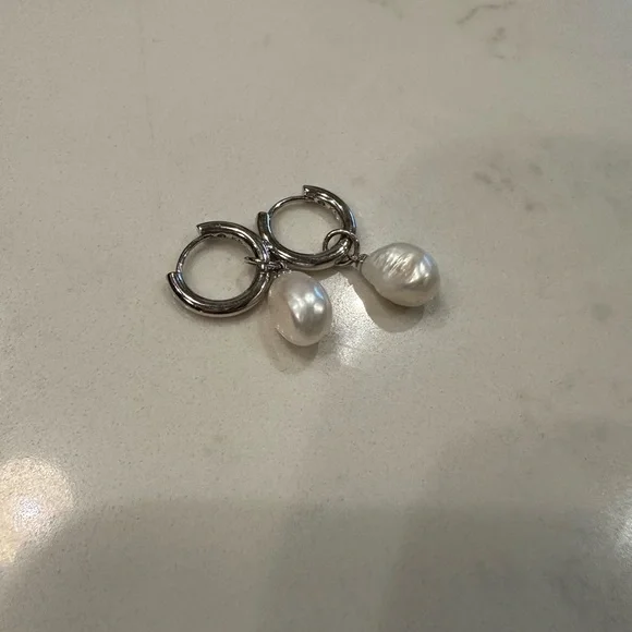 Kendra Scott Silver Pearl Drop Earrings - Picture 2 of 2